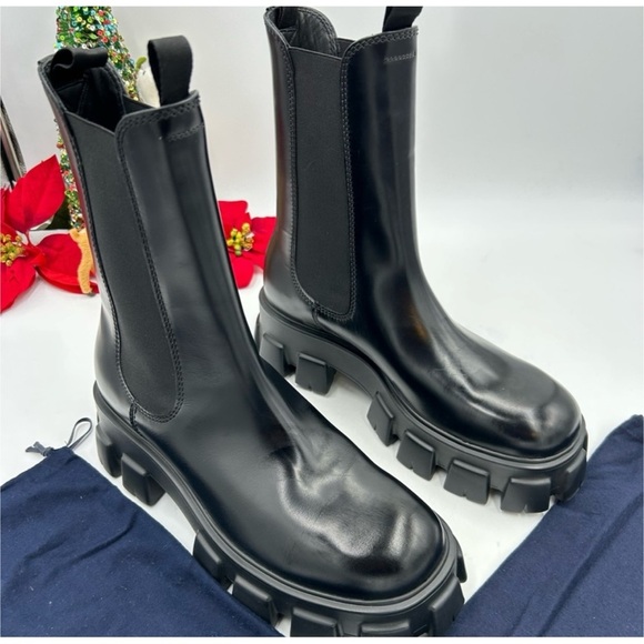 Prada monolith brushed leather
Chelsea boots size 9, made in Italy - Picture 2 of 9